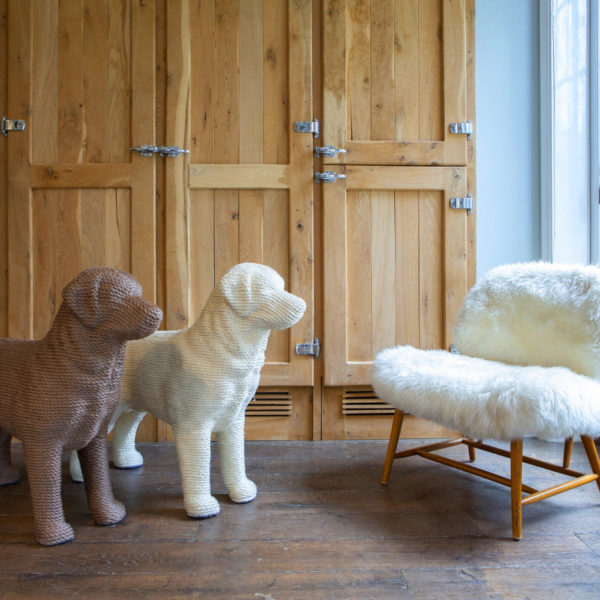 Kratzbaum DOG in Hundeform - Das ultimativ entspannende Kratzmöbel für Katzen