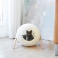 Kugelrunde kuschelige Katzenhöhle